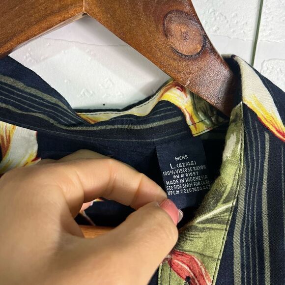 Puritan mens Button down Shirt Size L  Hawaiian Print - Picture 5 of 13